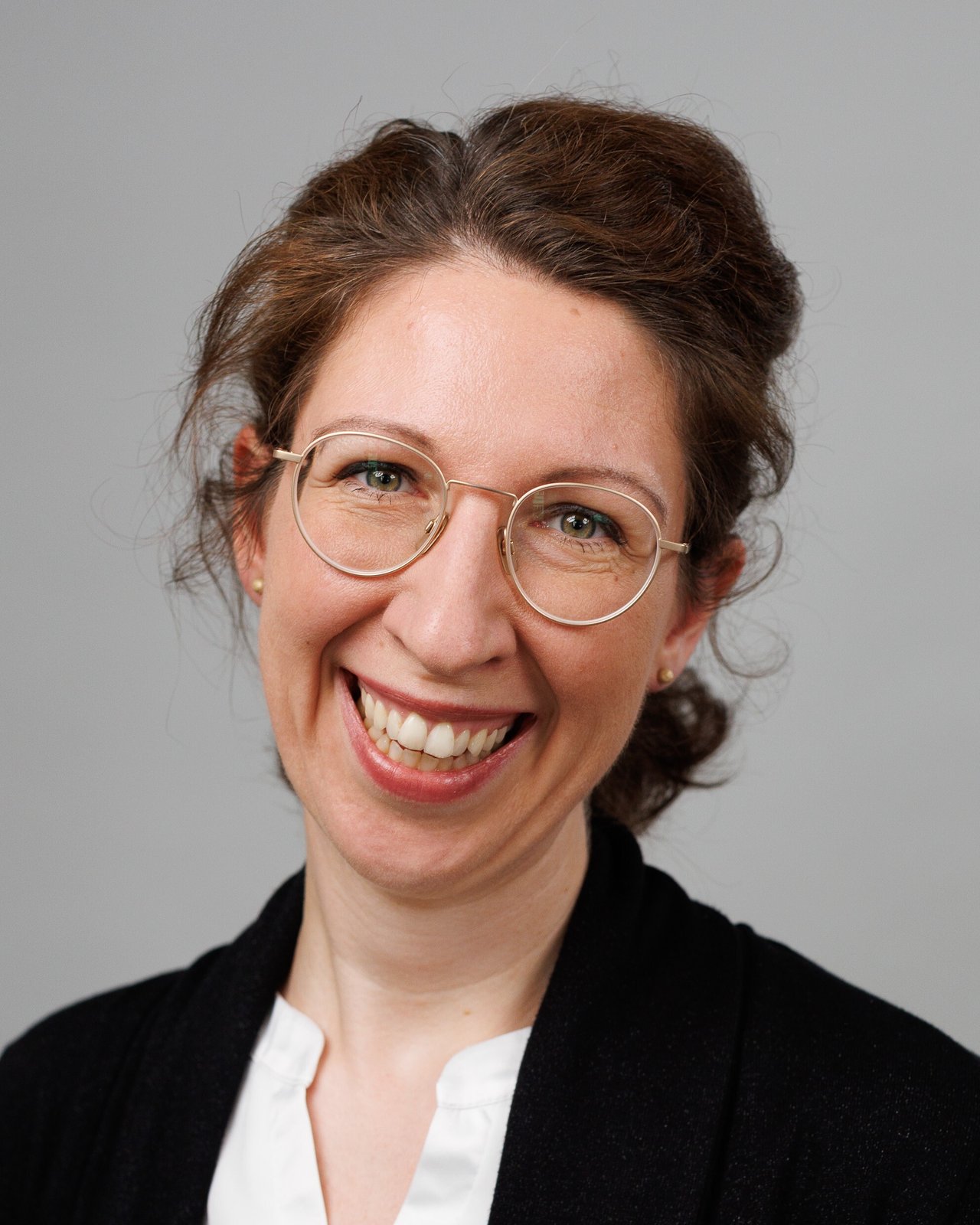 IJM Teamporträts 4x5 015 Judith Stein