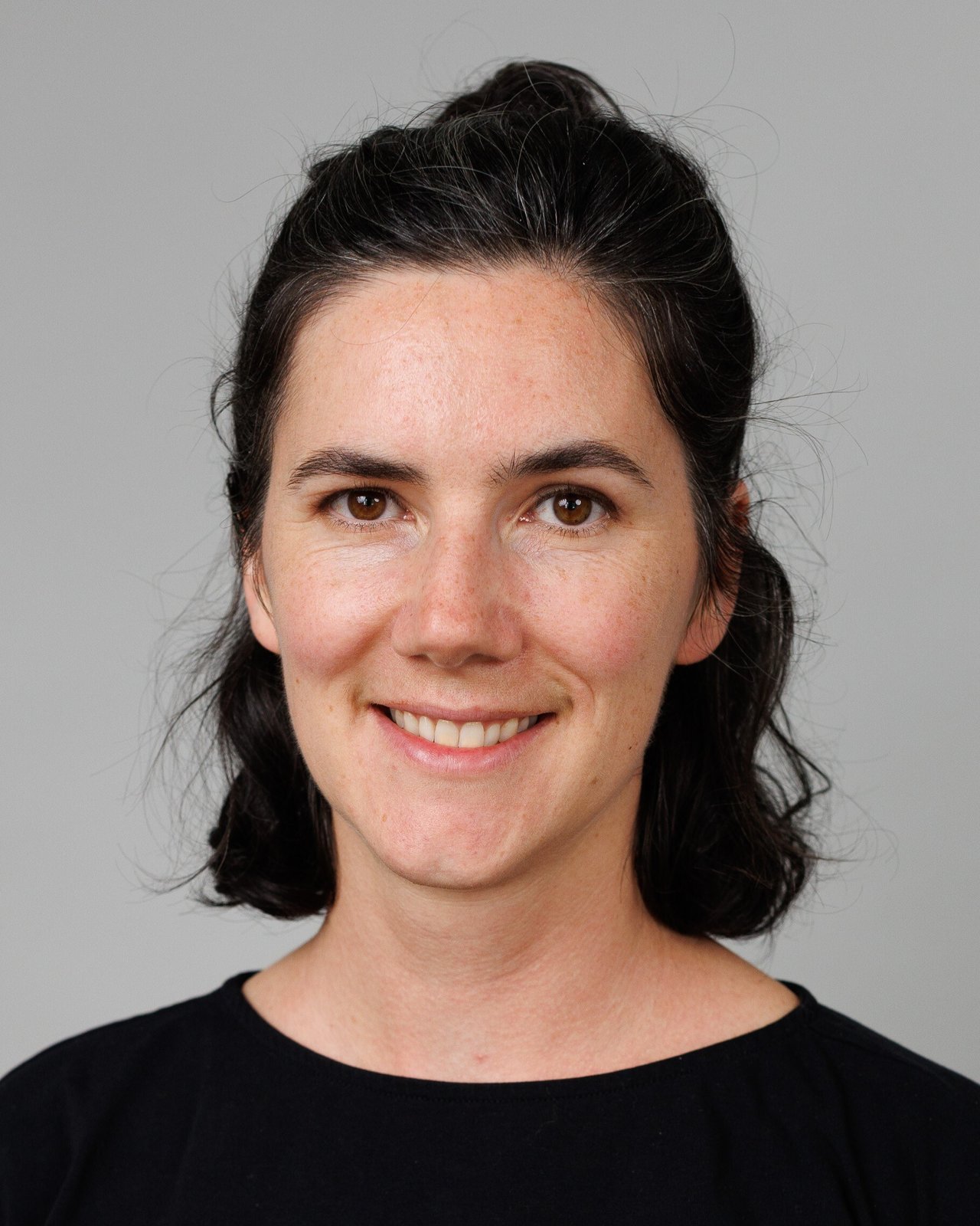IJM Teamporträts 4x5 021 Sophia Perialis